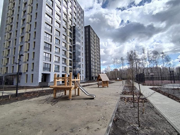 2-к квартира, Сергея Джанбровского, 17