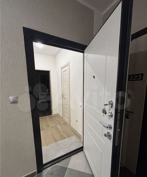 1-к квартира, Сергея Джанбровского, 1