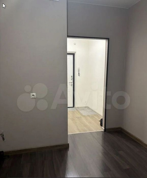 1-к квартира, Сергея Джанбровского, 1