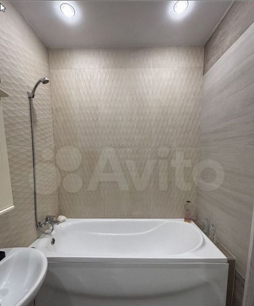 1-к квартира, Сергея Джанбровского, 1