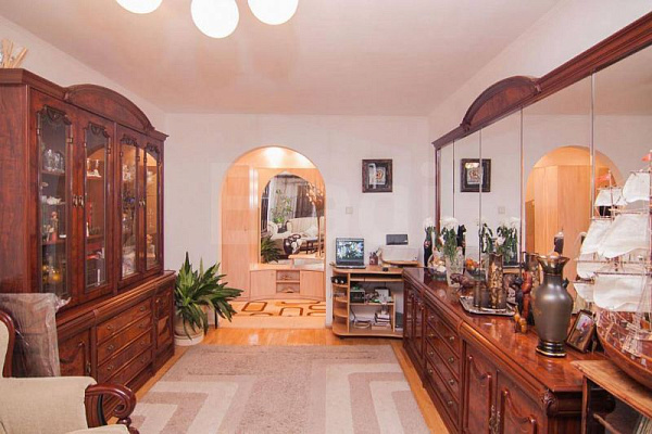 3-к квартира, Республики, 223