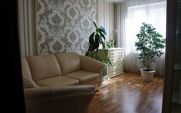 2-к квартира, Николая Зелинского, 23