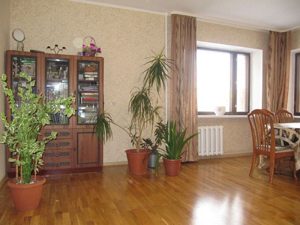 3-к квартира, Попова, 7